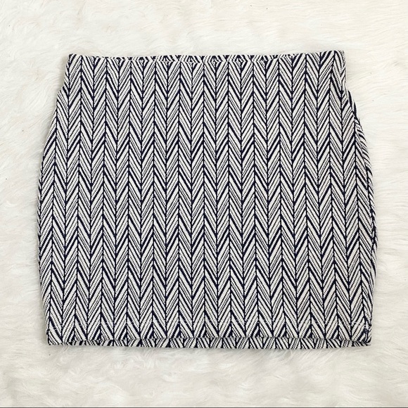 Dresses & Skirts - ZARA Print Mini Skirt